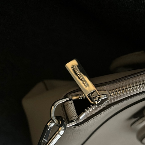 Michael Kors Tan/Gray Women's Bag - Picture 4 of 8